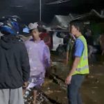 Poto. Warga dan damkar dilokasi